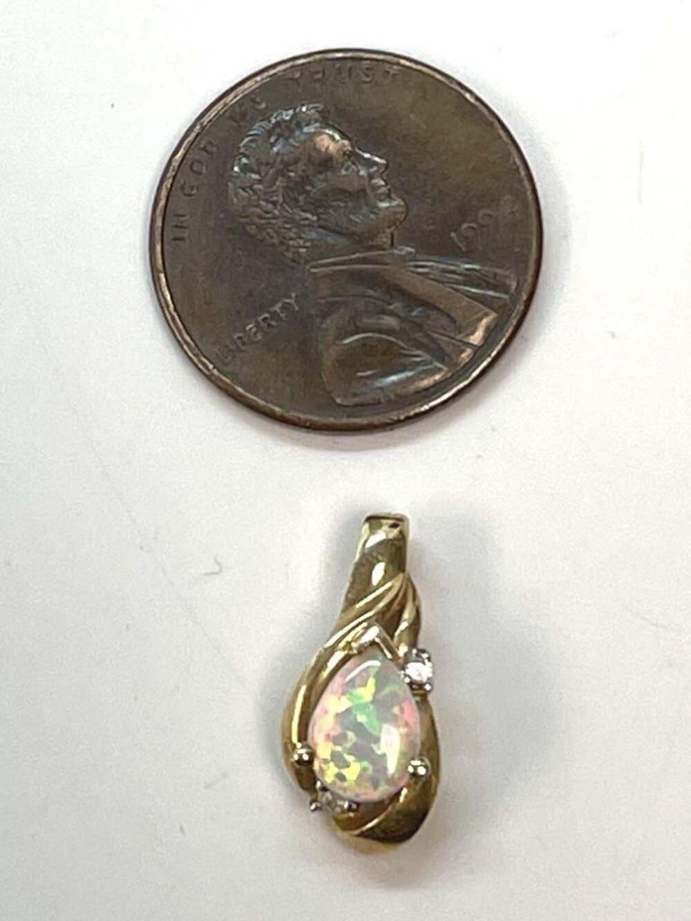 10k Yellow Gold Opal & Diamond Accent Pendant 1.3g
